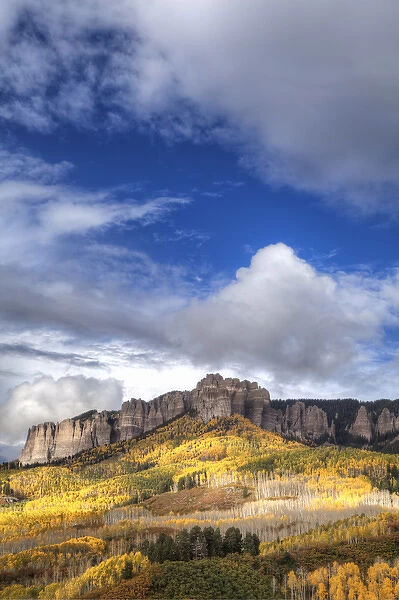 USA, Colorado, Cinnamon Ridge. Mountain and forest landscape in autumn. Credit as