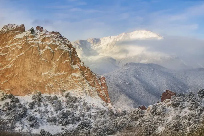 Framed Print : USA, Colorado, Garden of the Gods. Fresh snow on Pikes Peak and sandstone formation Framed Print : USA, Colorado, Garden of the Gods. Fresh snow on Pikes Peak and sandstone formation