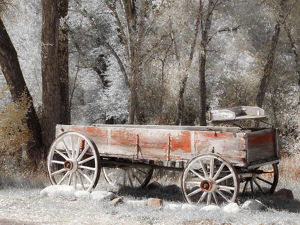 USA, Colorado. Old red wagon