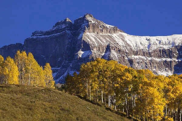 USA, Colorado, San Juan Mountains. Mountains and autumn landscape