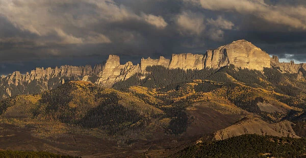 USA, Colorado, Uncompahgre National Forest. Panoramic autumn view of Cimarron Mountains at sunset