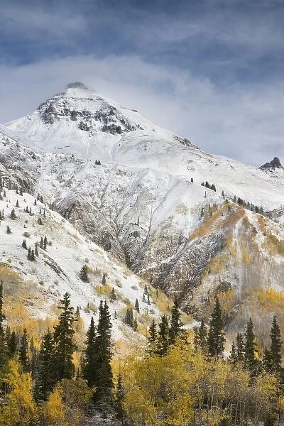 USA, Colorado, Uncompahgre National Forest, Red Mountain Pass. Snowy mountain