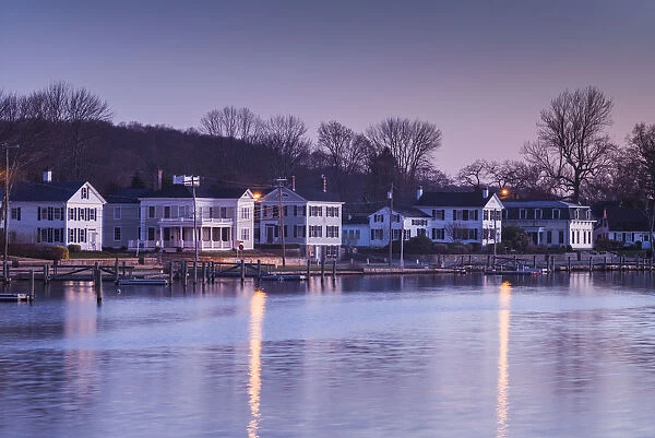 USA, Connecticut, Mystic, houses along Mystic River at dawn