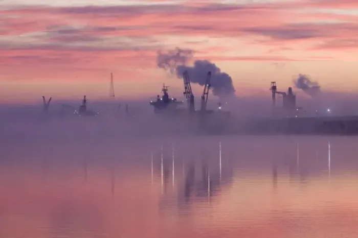 Framed Print : USA, Georgia, Savannah, Fog at dawn along the Savannah River