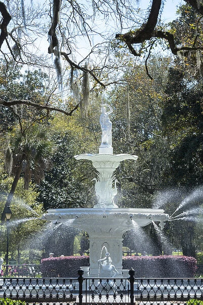 USA, Georgia, Savannah, fountain in Forsyth Park