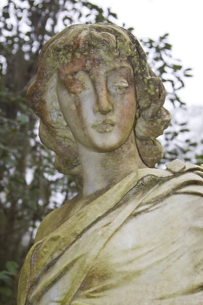 USA; Georgia; Savannah; Statue in Historic Bonaventure Cemetery