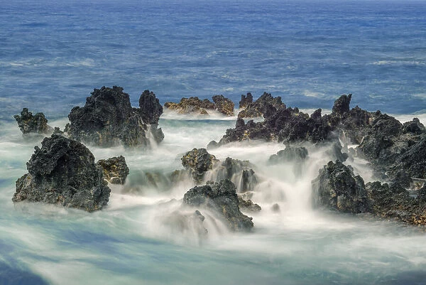 USA, Hawaii, Big Island of Hawaii. Keauhou Bay, Eroded volcanic rock (aa form