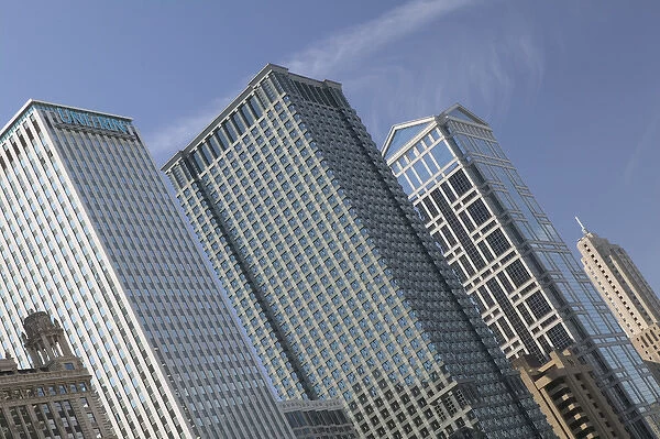 USA, Illinois, Chicago: The Loop: Buildings along West Wacker Drive