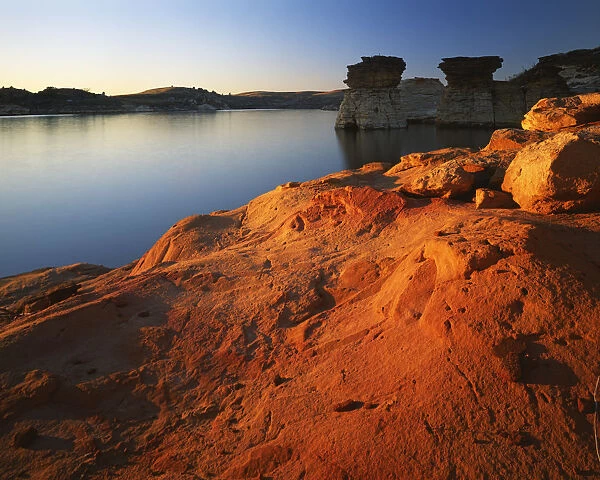 USA, Kansas, Wilson Lake, Rocktown Natural Area, Sandstone at sunset
