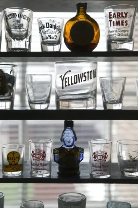 Framed Print : USA, Kentucky, Bardstown: Oscar Getz Museum of Whiskey History, Whiskey Glasses Framed Print : USA, Kentucky, Bardstown: Oscar Getz Museum of Whiskey History, Whiskey Glasses