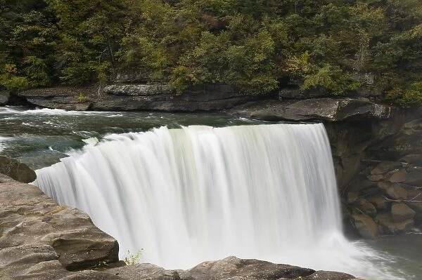 USA, Kentucky, Daniel Boone National Forest: Cumberland Falls State Resort Park