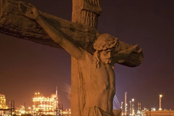 USA, Louisiana, Baton Rouge, Statue of Jesus Christ in Holy Rosary Cemetery near