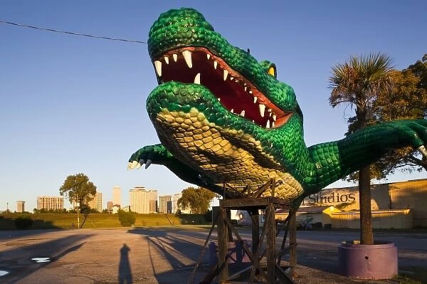 USA, Louisiana, New Orleans. Algiers, big aligator statue, morning