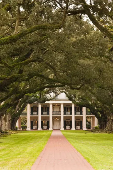 Framed Print : USA, Louisiana, Vacherie. Oak Alley Plantation, anti-bellum River Road mansion Framed Print : USA, Louisiana, Vacherie. Oak Alley Plantation, anti-bellum River Road mansion