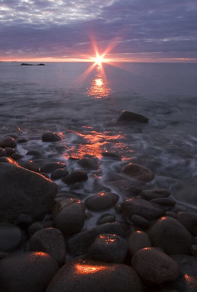 USA Maine Acadia NP sunrise from Pepple Beach