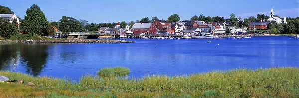 USA, Maine, Damariscotta. The quaint village of Damariscotta, in Lincoln County, Maine