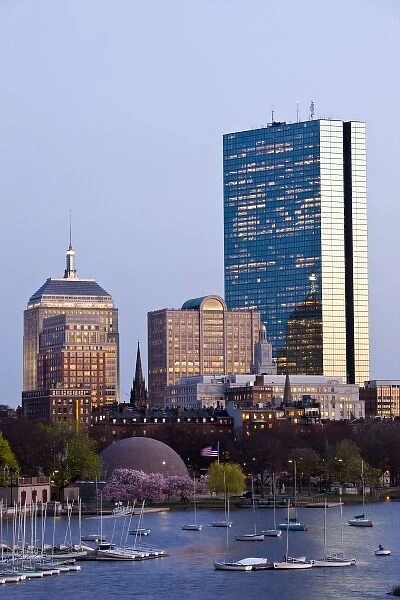 USA, Massachusetts, Boston. Back Bay and John Hancock Building from Longfellow Bridge, dusk