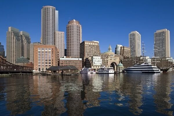 USA, Massachusetts, Boston. Rowes Wharf, morning