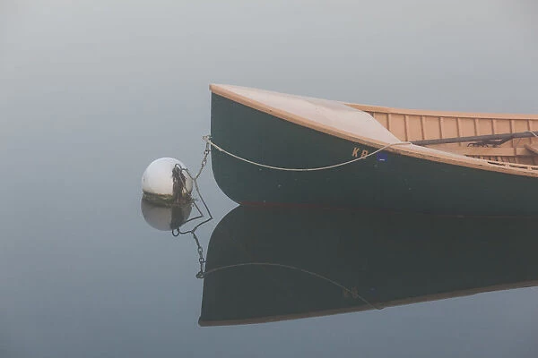 USA, Massachusetts, Cape Ann, boats in Annisquam Harbor in fog
