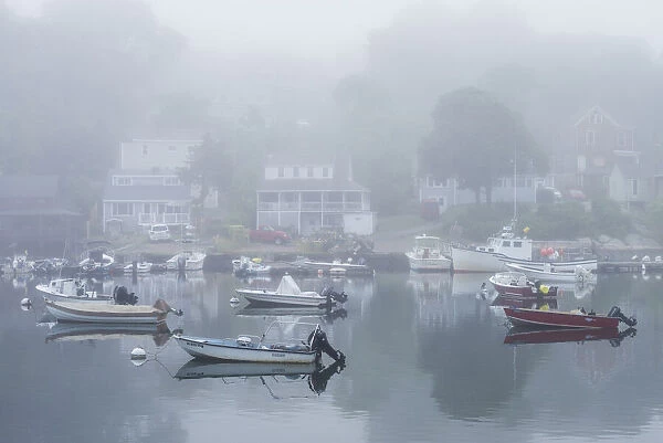 USA, Massachusetts, Cape Ann, Gloucester. Annisquam Harbor, boats in fog