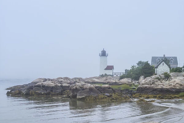 USA, Massachusetts, Cape Ann, Gloucester. Annisquam Lighthouse in fog