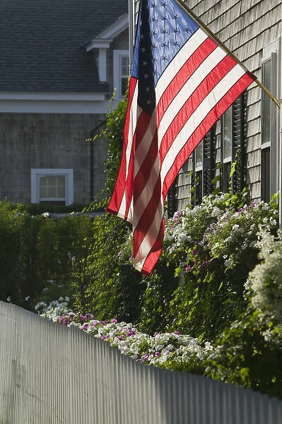 USA-MASSACHUSETTS-Marthas Vineyard: Edgartown- US Flag on house  /  Downtown