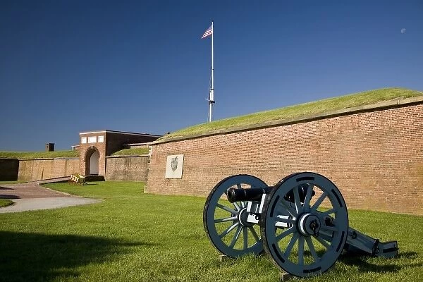 USA, MD, Baltimore. Cannons set outside the entrance to the historic Frot McHenry