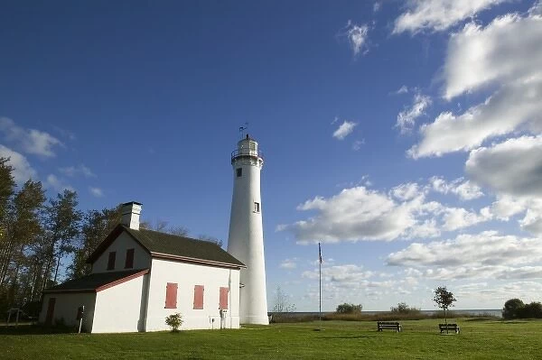 USA, Michigan, Lake Huron Shore: Sturgeon Point, Sturgeon Point Lighthouse  /  Morning