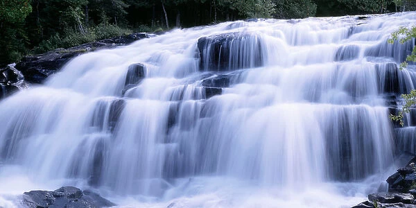 USA, Michigan, Ottawa National Forest, Wide cascade of Bond Falls on the Ontonagon River