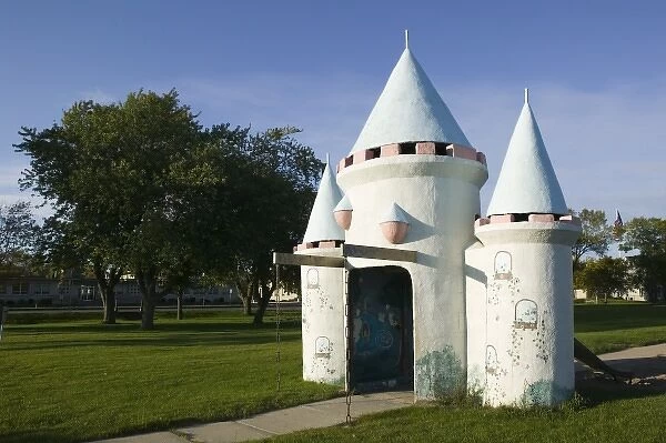 USA, Michigan, Tawas City: Castle at Fairyland Park next to Lake Huron