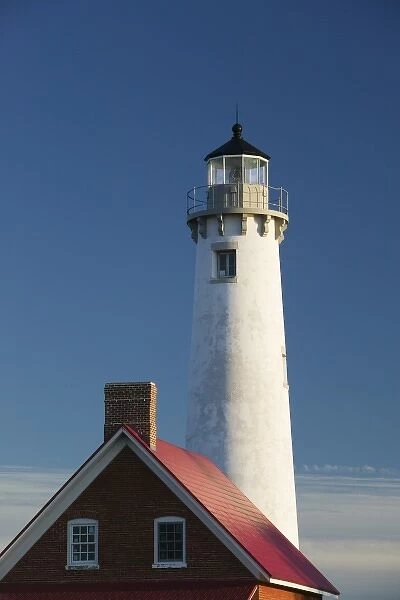 USA, Michigan, Tawas City: Tawas Point State Park, Tawas Point Lighthouse on Lake Huron