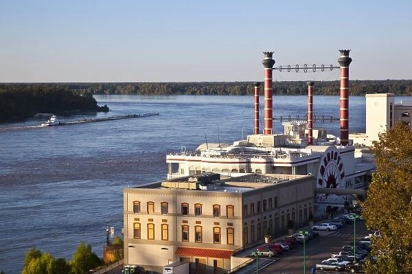 USA, Mississippi, Vicksburg. Ameristar Casino and Mississippi River, late afternoon