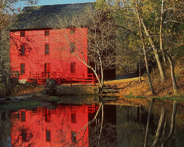 USA, Missouri, Alley Mill at Alley Spring Ozark National Scenic Riverways