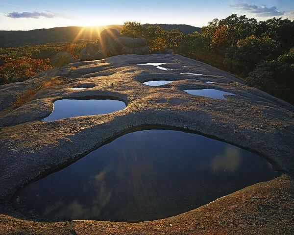 USA, Missouri, Elephant Rocks State Park, Potholes in granite
