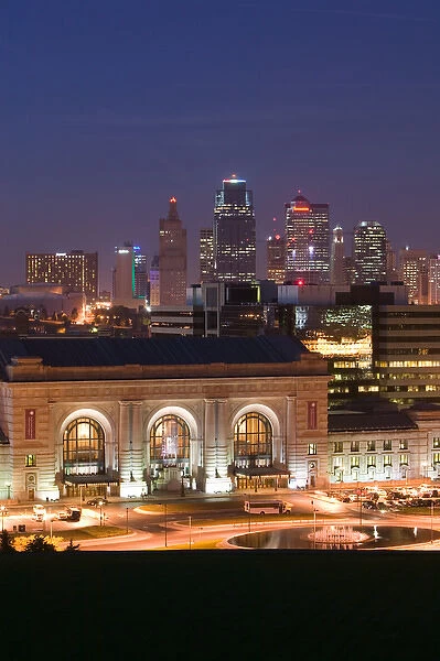 USA, Missouri, Kansas City, Union Station (b. 1914) and Kansas City Skyline  /  Evening