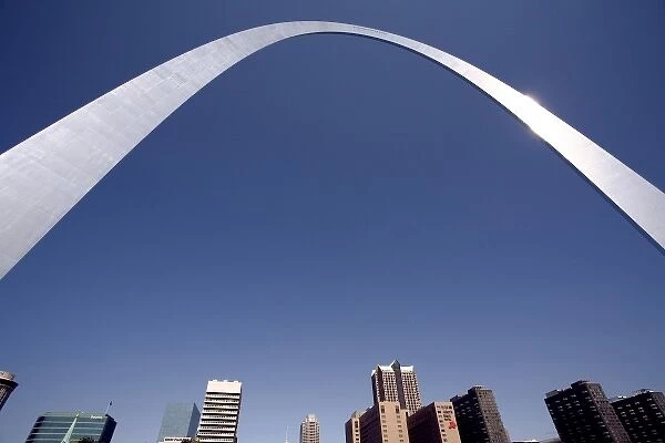 USA, Missouri, St. Louis. The skyline of St. Louis is visible beneath the Gateway Arch