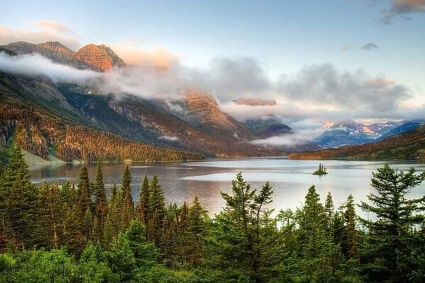 USA, Montana, Glacier National Park, Saint Mary Lake and Wild Goose Island
