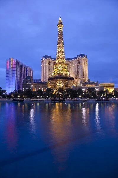 USA, Nevada, Las Vegas. Paris Las Vegas and Ballys Hotels, The Strip, evening