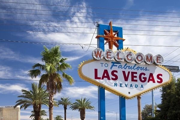 USA, Nevada, Las Vegas, Welcome to Fabulous Las Vegas sign surrounded by palm trees