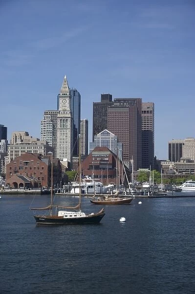 USA, New England, Massachusetts, Boston, Long Wharf, sailboats in Boston Harbor