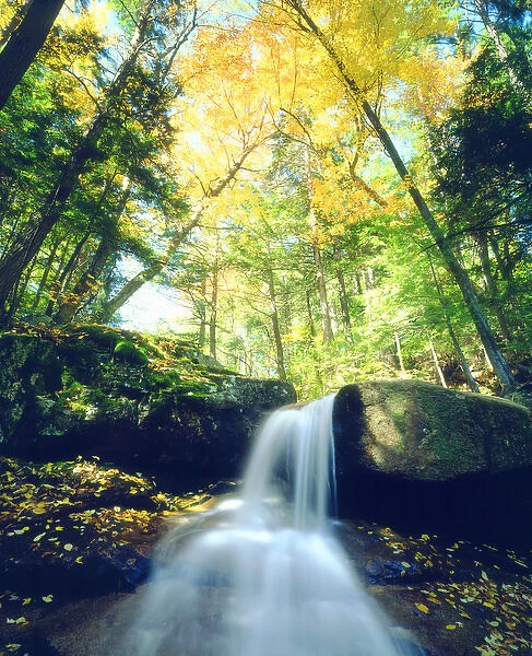 USA, New Hampshire, A waterfall in the White Mountains
