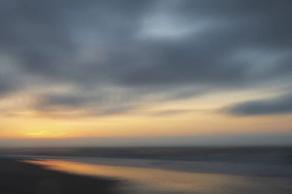 USA, New Jersey, Cape May National Seashore. Sunrise on shoreline