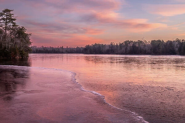 USA, New Jersey, Pine Barrens National Preserve. Sunrise on lake