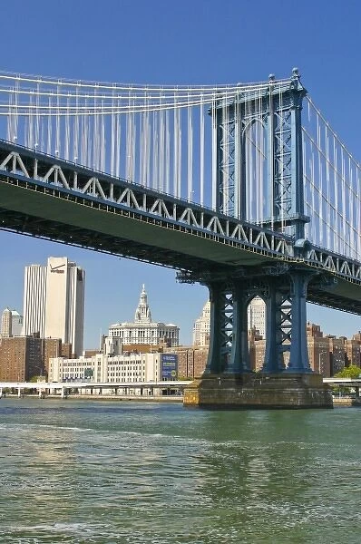 USA, New York, New York City. Manhattan Bridge over the East River with Manhattan