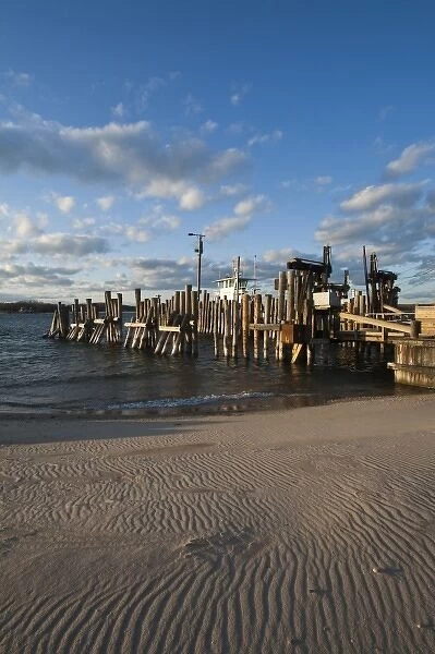 USA, New York, Southampton. Shelter Island ferry dock, North Haven