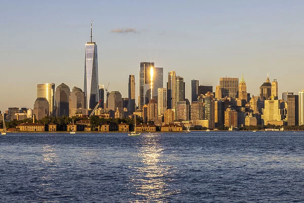 USA, New York. View of New York City skyline at sunset from Port Liberte in Jersey City, New Jersey
