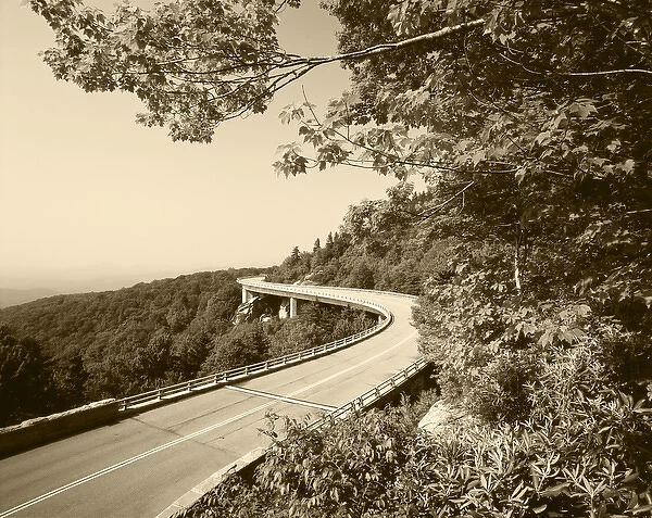 USA, North Carolina. Blue Ridge Parkway National Park. View of Linn Cove Viaduct