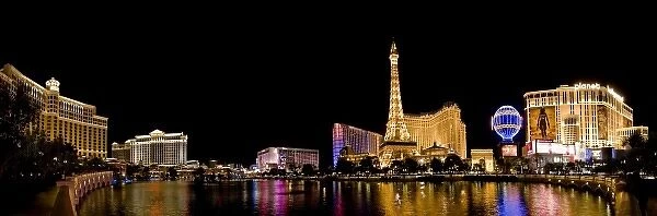 USA, NV, Las Vegas. Panoramic view over the Bellagio Lake with other casinos in the background