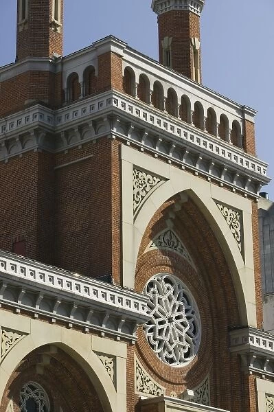 USA, Ohio, Cincinnati: Plum Street Temple of Reform Judaism  /  Exterior (b. 1866) architect