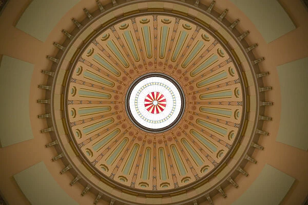 USA-Ohio-Columbus: Ohio State Capitol Rotunda  /  Dome Interior